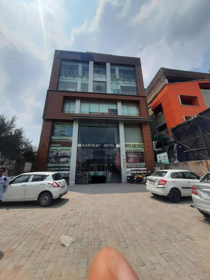 Kartikay Hotel Hisar Bagian luar foto