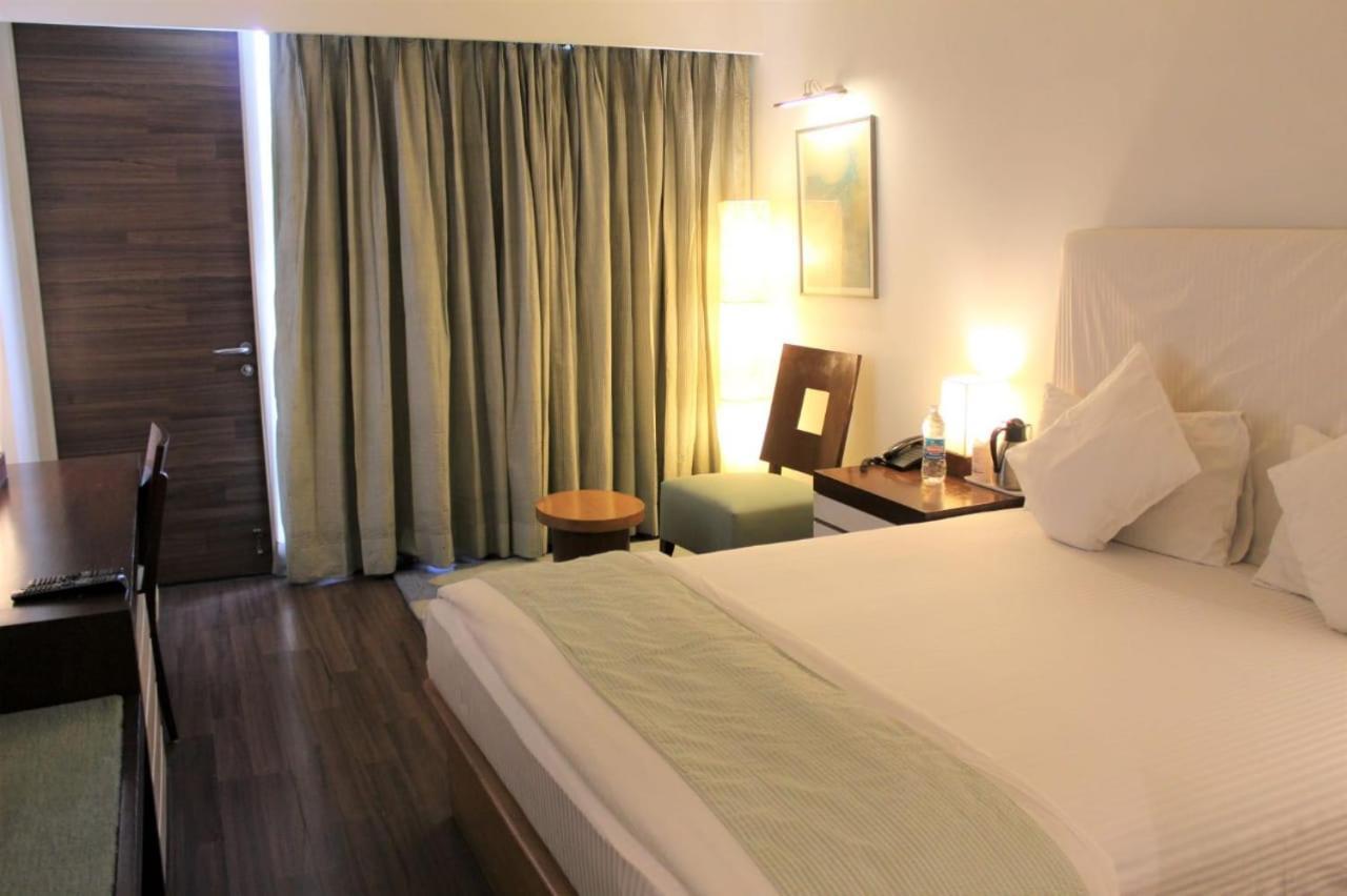 Kartikay Hotel Hisar Bagian luar foto