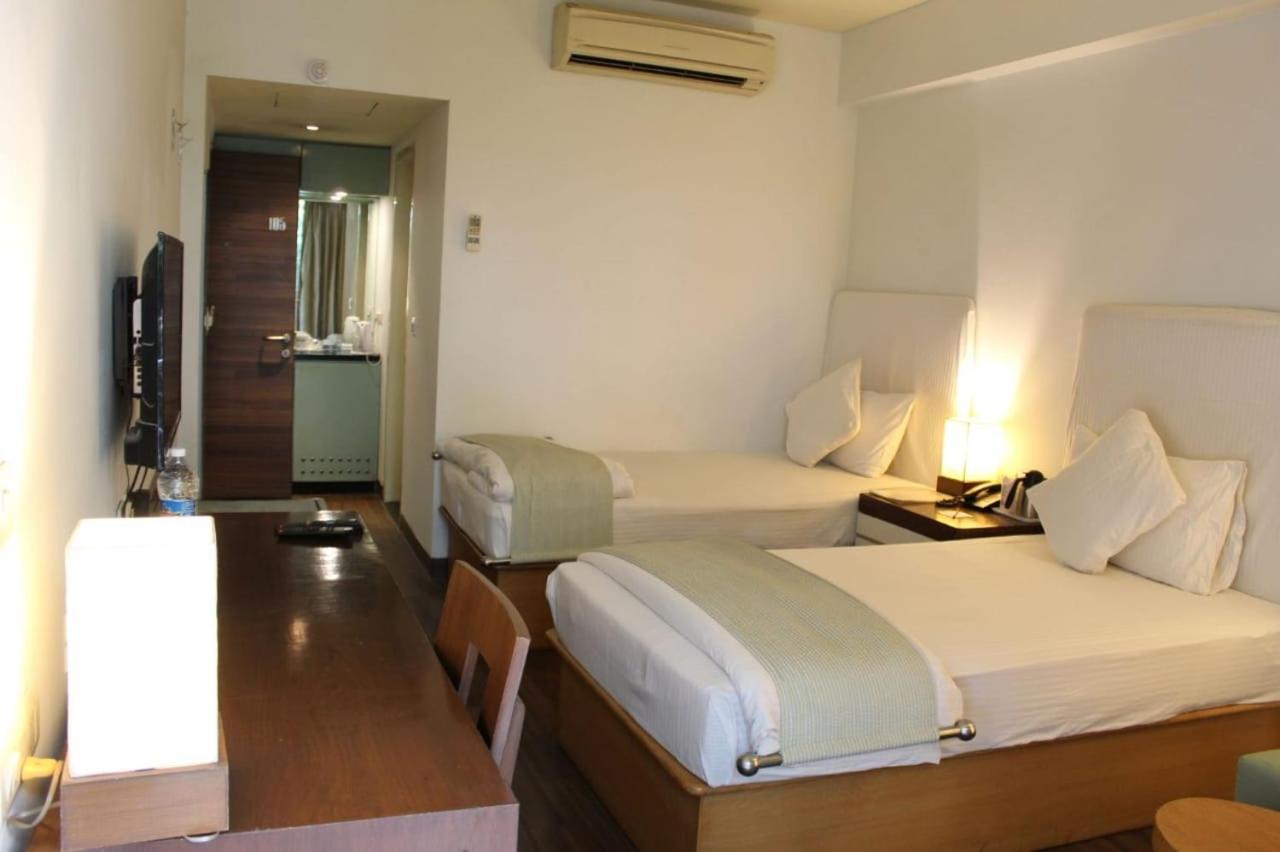 Kartikay Hotel Hisar Bagian luar foto