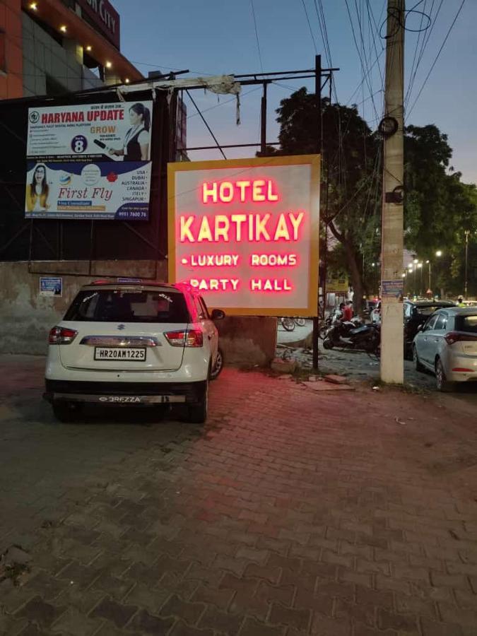 Kartikay Hotel Hisar Bagian luar foto