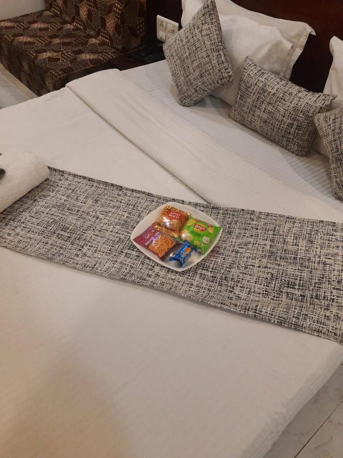 Kartikay Hotel Hisar Bagian luar foto